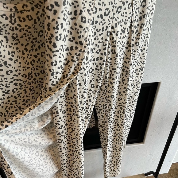 Two piece lounge set - Picture 3 of 4